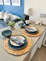 Full-size fridge, microwave, oven, stovetop