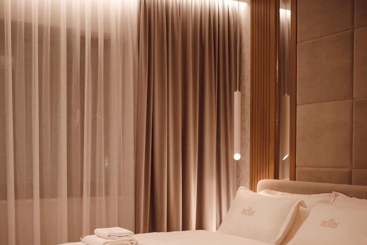 Minibar, free cots/infant beds, free WiFi, bed sheets