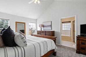 3 Schlafzimmer, Zimmersafe, Schreibtisch, Bügeleisen/Bügelbrett