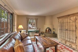 TV, fireplace - Sunflower North West - 1 Bed/1 Bath, Full Kitchen (Santa Fe)