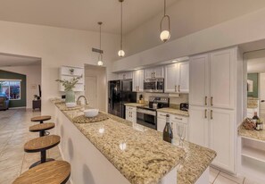 Fridge, microwave, oven, stovetop - Fabulous Golf Course & FREE Private heated Pool! (Mesa)