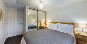 1 Schlafzimmer, Schreibtisch, Bügeleisen/Bügelbrett, kostenloses WLAN