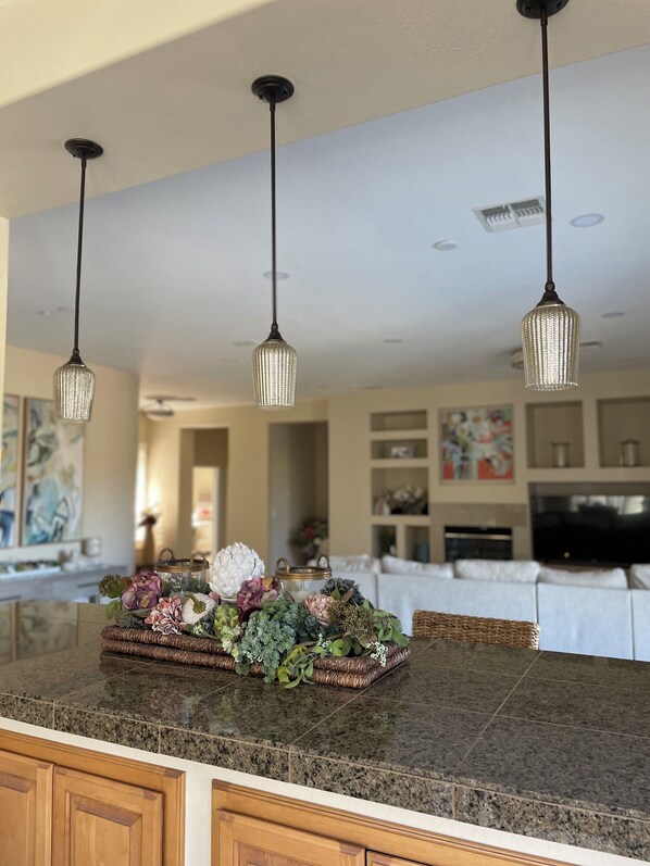 Dining - Beautiful Vacation Home Incredible views, enjoy your private oasis with pool&spa (New River)