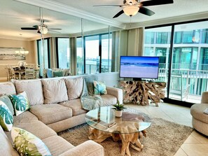Smart TV - Summer Dates Booking Up! Enjoy The Bay Pet Friendly Lazy River & Indoor Pools (Orange Beach)