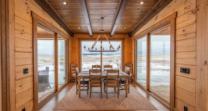 Brand New Cabin with Hot Tub on 800-acre Guest Ranch