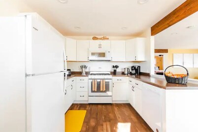 Cozy family retreat: relax & explore