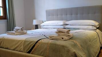 2 soverom, reiseseng for barn, wi-fi (inkludert) og sengetøy