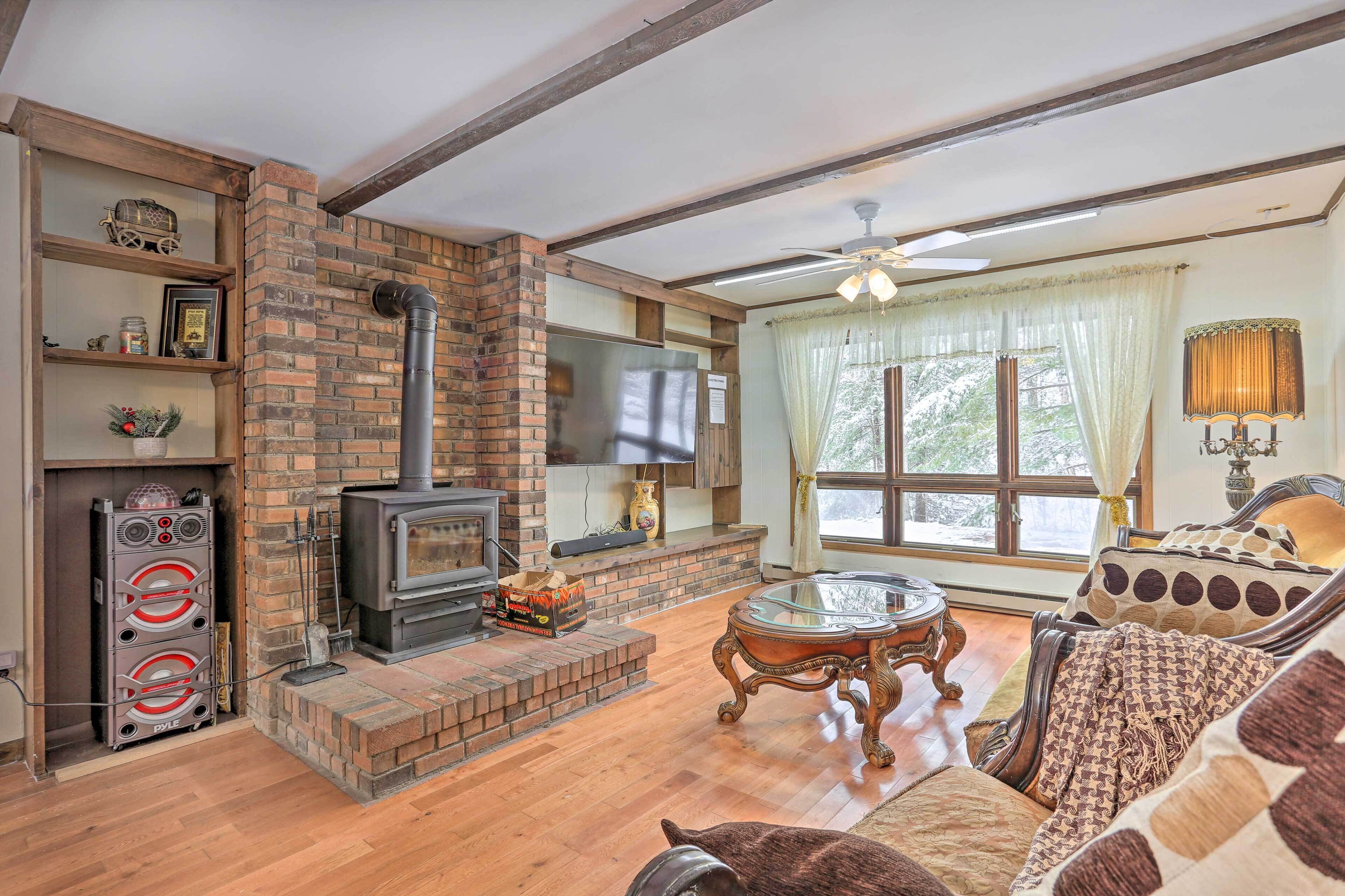TV, fireplace, video games, DVD player