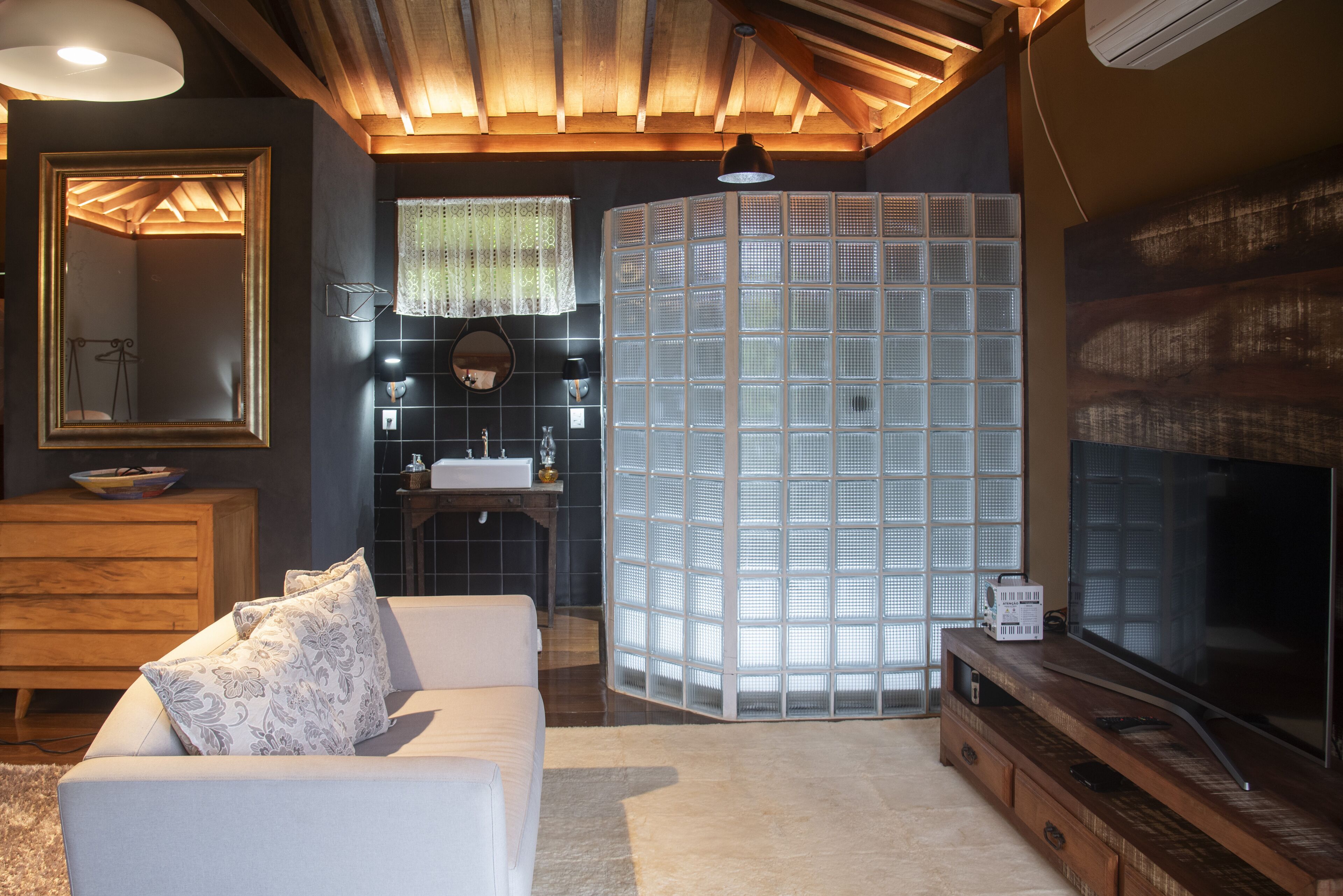 Chale Margarida | Living area | Smart TV