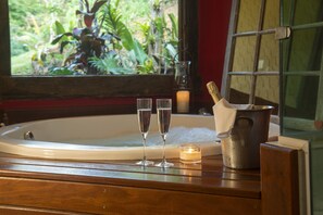 Stuga Deluxe | Privat bubbelpool