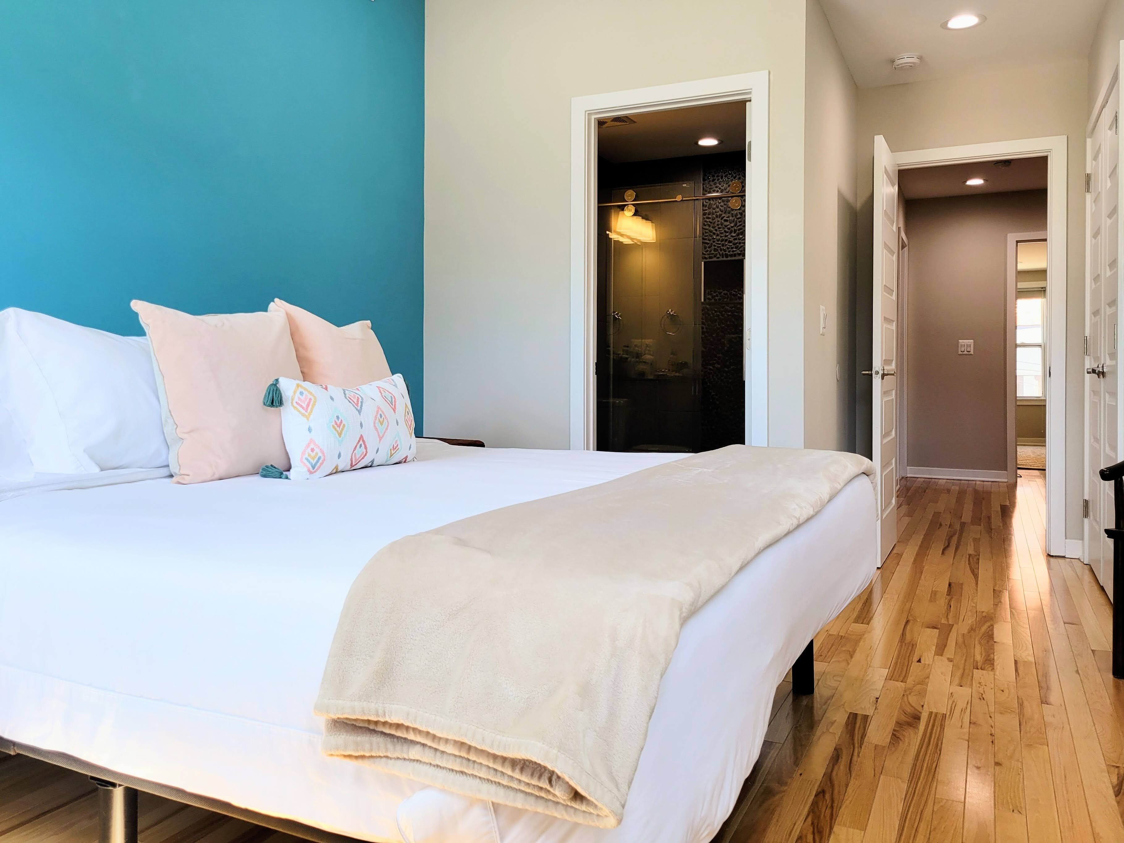 2-Bedroom Eager Park Rowhome w/Parking