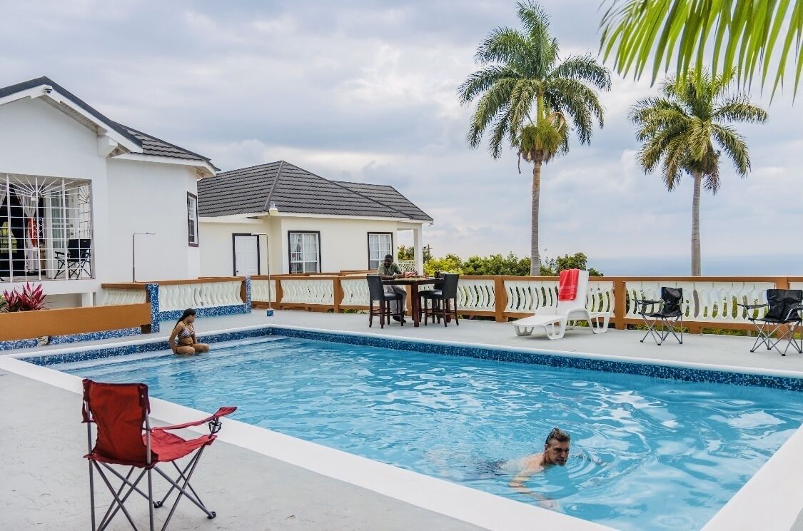 Vila Solstice Montego Bay. Spectacular sunsets, ocean view., Montego