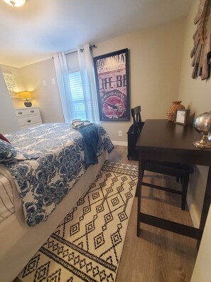 2 habitaciones, escritorio, wifi gratis y ropa de cama 