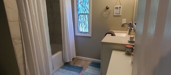Charming Cozy Cottage @ Aly Farm- Long-Stay Ready