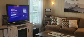 Charming Cozy Cottage @ Aly Farm- Long-Stay Ready