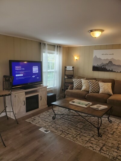Charming Cozy Cottage @ Aly Farm- Long-Stay Ready
