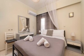 2 bedrooms, soundproofing, iron/ironing board, Internet