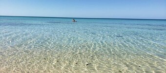 Seabreeze Cottage - Steps to own private beach.