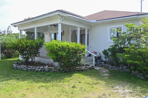The main entrance to the cottage from the road
