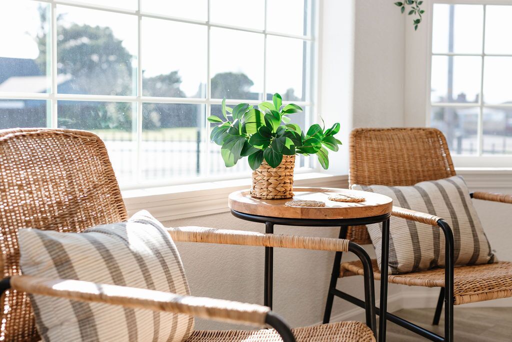 Trendy North Coast Redwoods Bungalow A, Just 2 Blocks To Stunning Ocean Sunsets!