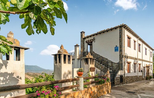 Lovely home in Mecina Bombarón