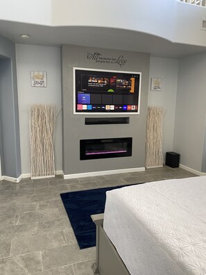 6 bedrooms, desk, iron/ironing board, free WiFi