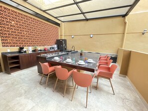 Microwave, coffee/tea maker - Colmena Hotel CDMX Centro (Mexico City)