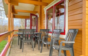 Outdoor dining - 3 bedroom awesome home in Gramsbergen (Gramsbergen)