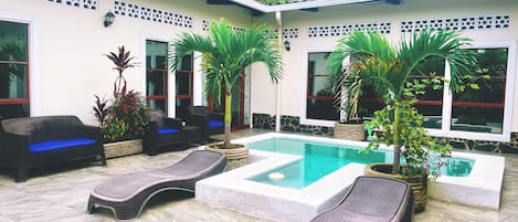 Piscine extérieure