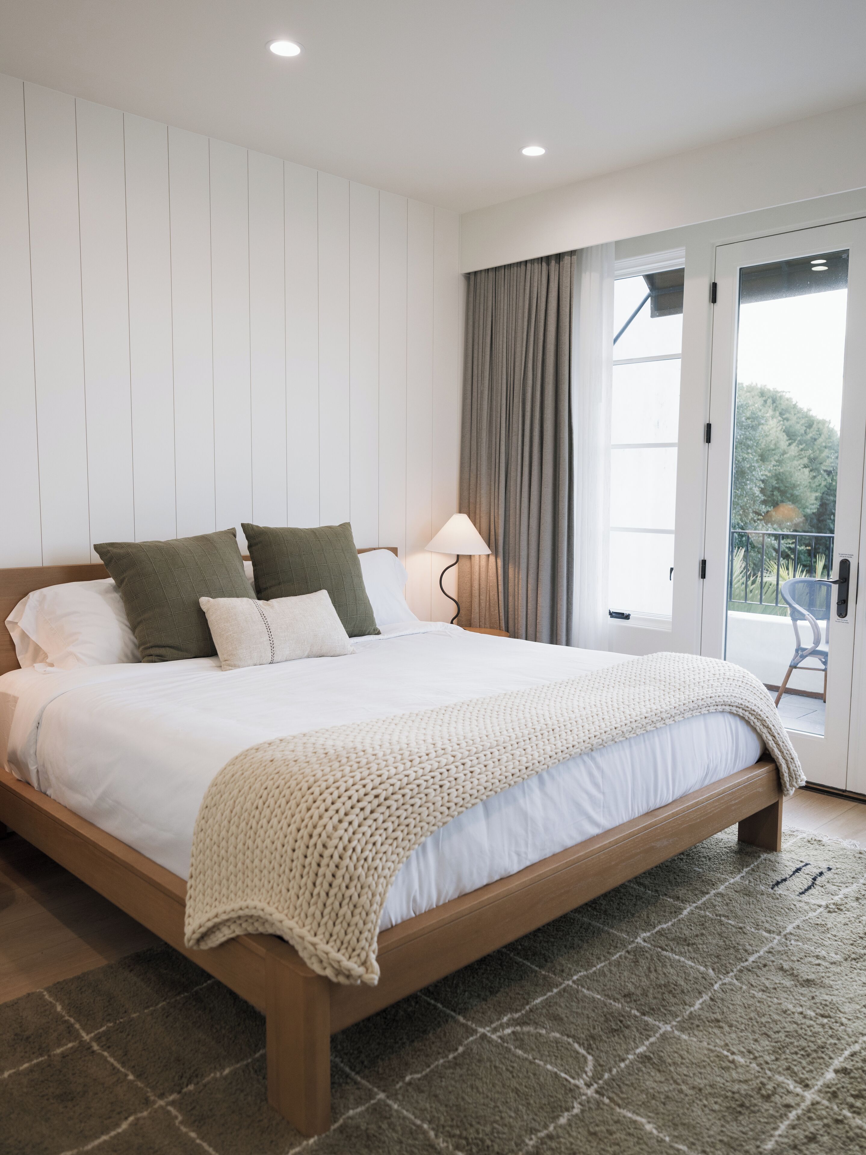 Habitación Deluxe | Ropa de cama de alta calidad y colchones con acolchado adicional