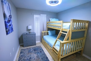 4 Schlafzimmer, Bügeleisen/Bügelbrett, kostenloses WLAN, Bettwäsche