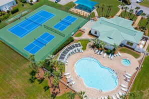 Outdoor pool, a heated pool