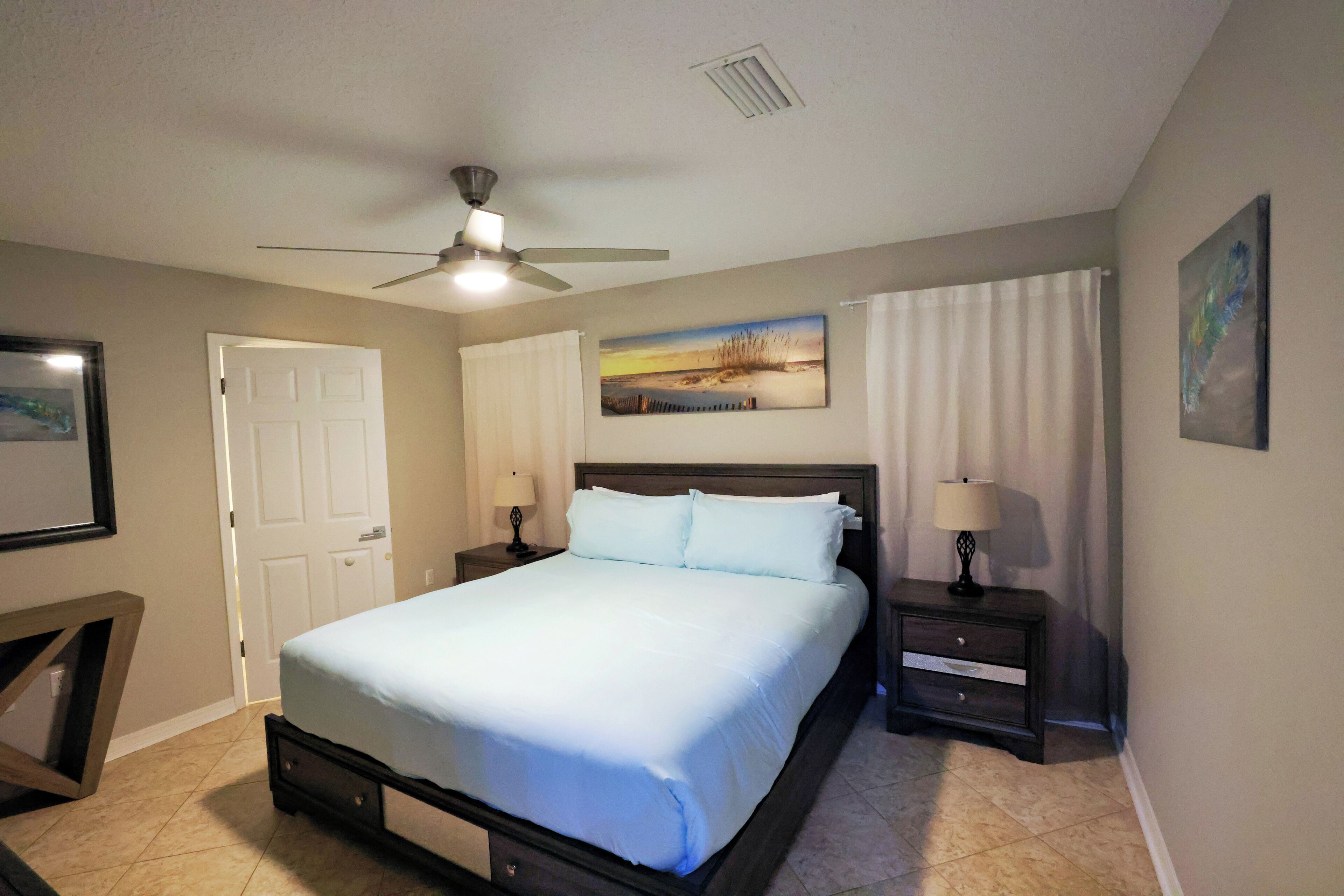 4 bedrooms, iron/ironing board, WiFi (free), bed sheets
