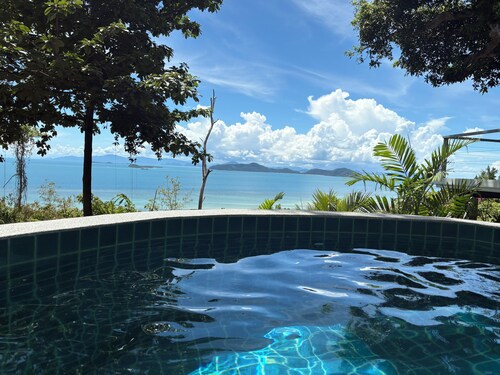 Koh Samui Villa, Beautiful Pool and Wide Sweeping Sea Views over the Islands 