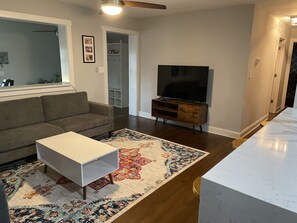Living area - Modern cozy home (Charlotte)