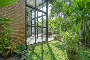 Property grounds - Villa Costa Plana (Kerobokan)