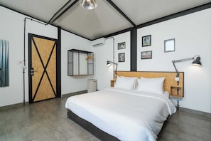 Basic Villa, Multiple Beds | 2 bedrooms, desk, laptop workspace, bed sheets