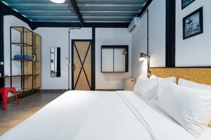 Basic Villa, Multiple Beds | 2 bedrooms, desk, laptop workspace, bed sheets