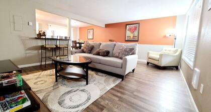 2 Levels 2 Bedrooms with Office Spaces
