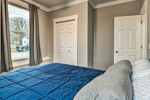 2 bedrooms, travel cot, WiFi, bed sheets