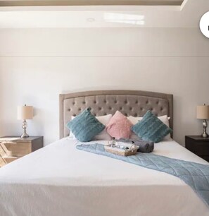 3 bedrooms, in-room safe, iron/ironing board, free WiFi - Luxurious Villa Royale- Short walk or 5 min drive to Ocho Rios (Ocho Rios)