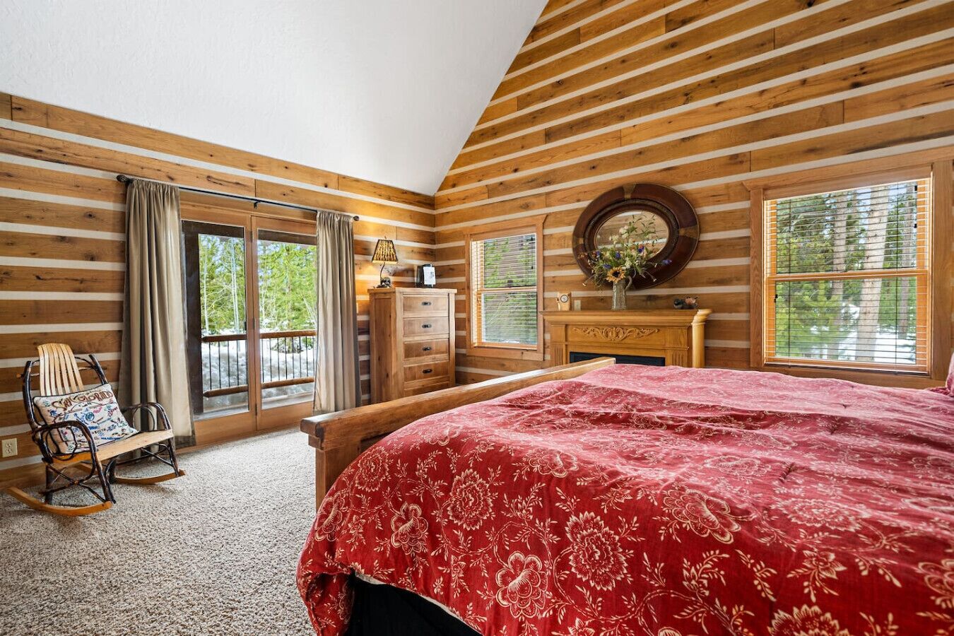 Iron/ironing board, travel crib, WiFi, bed sheets