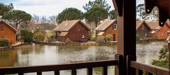 172 - Favorite chalet Hourtin Port - peace, nature, and the lake at your feet!
