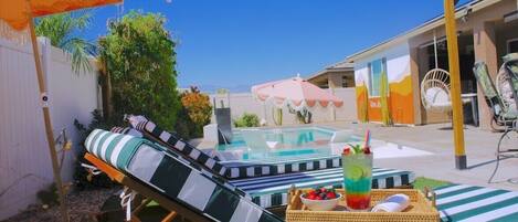 Outdoor spa tub