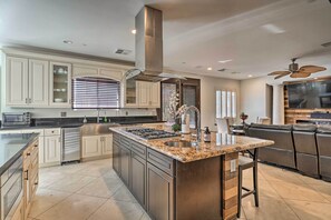 Refrigerador, microondas, parrilla de estufa y lavavajillas 