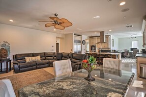 Dining - 9 Mi to Strip: Las Vegas Home w/ Pool & Hot Tub! (Las Vegas)