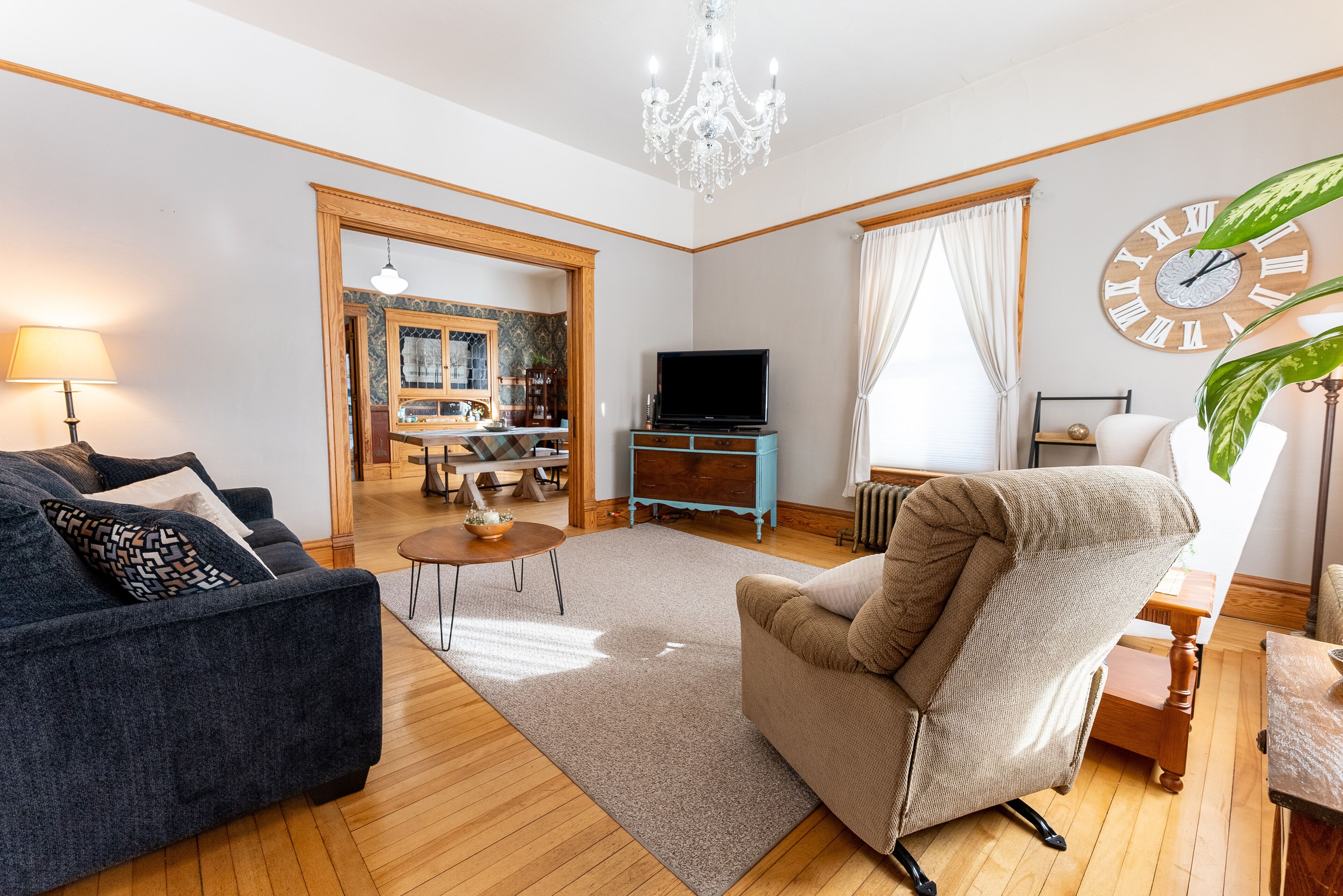 TV, DVD player, books, video library