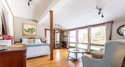 Our Place Inn Munising- Sun, Sand & Pictured Rocks â Your Perfect Summer Escape!