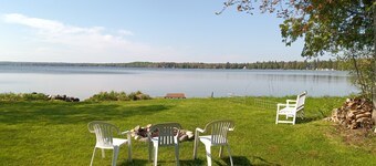 King's Cabin:Wake Up to Brevort Lake Blooms – Spring Serenity Just Minutes from the Bridge
