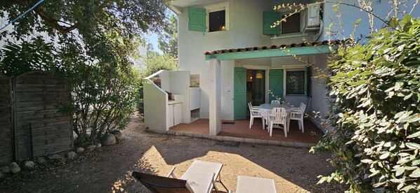 Outdoor dining - ST CYPRIEN C19- 4/6 PERS- 250 M FROM THE BEACH- SAINT CYPRIEN (Saint-Cyprien Lecci)